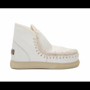 Mom white cracked mini sneaker boot